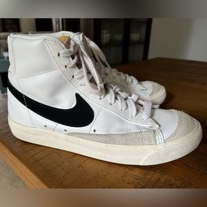 NIKE blazers